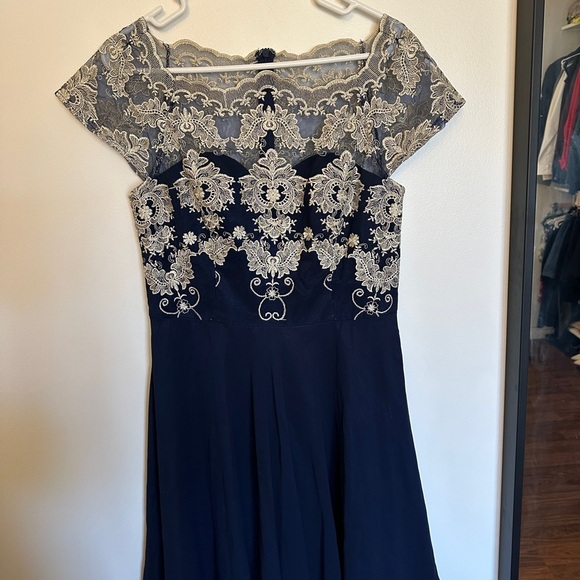 Chi Chi London elegant lace dress - Picture 4 of 6